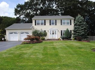 10 Green Leaf Way, Holmdel, NJ 07733
