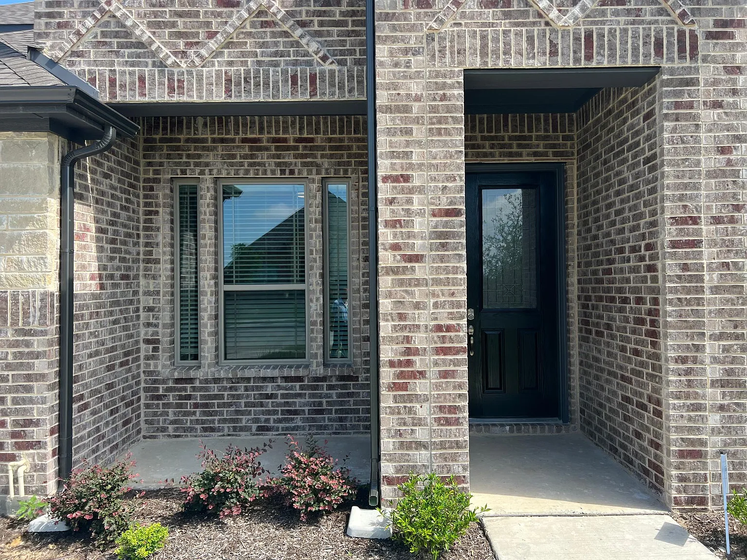 4 bed, 2613 sqft, $3,095 — Photo 4