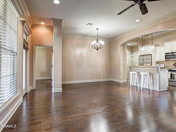 5th image of 111 Scarlet Oak Dr