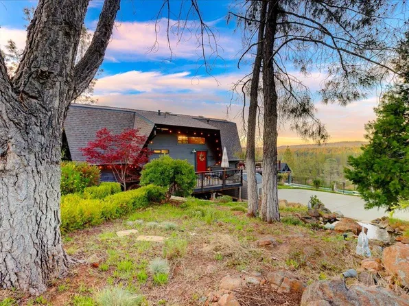 15543 Wolf Mountain Rd, Grass Valley, CA 95949