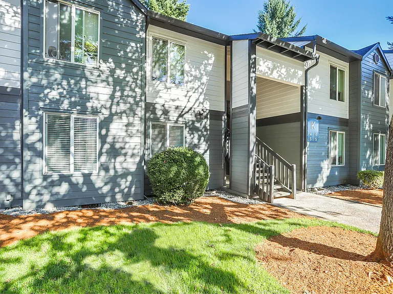 Silver Oak Apartments — Photo 23