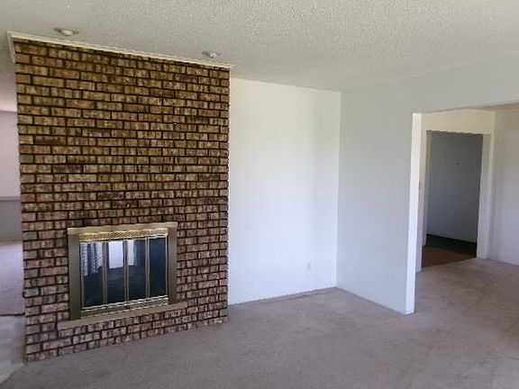 3rd image of 1074 N 2nd Rd