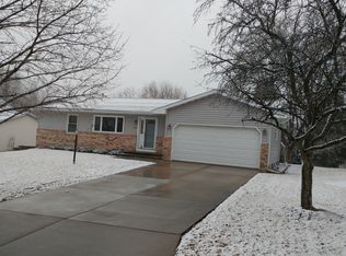 2555 Chesapeake Dr, Fitchburg, WI 53719