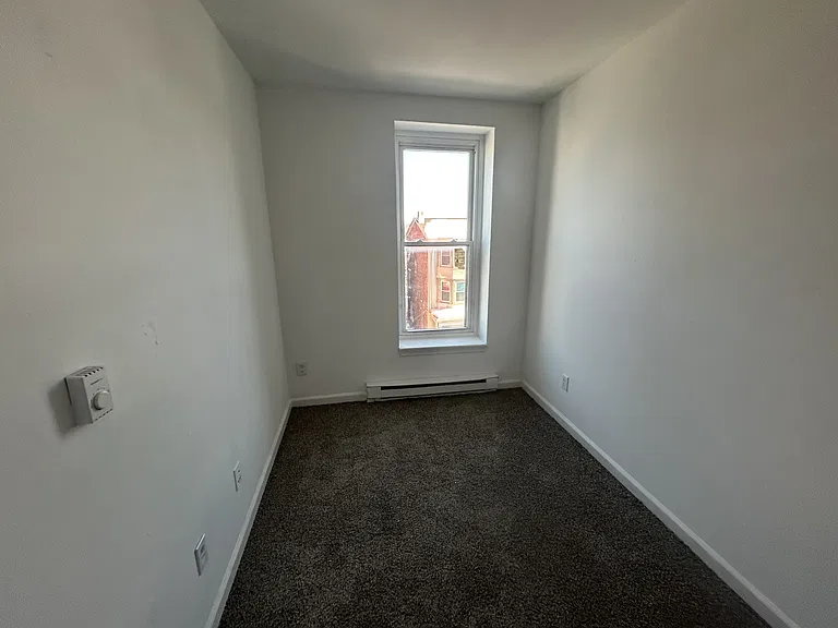 218 N 6th St #3 — Photo 7