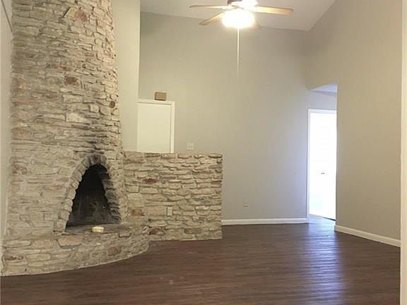 2nd image of 1205 Glenda Dr #A/b