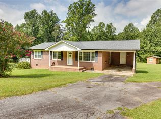 161 Academy Dr, Pickens, SC 29671