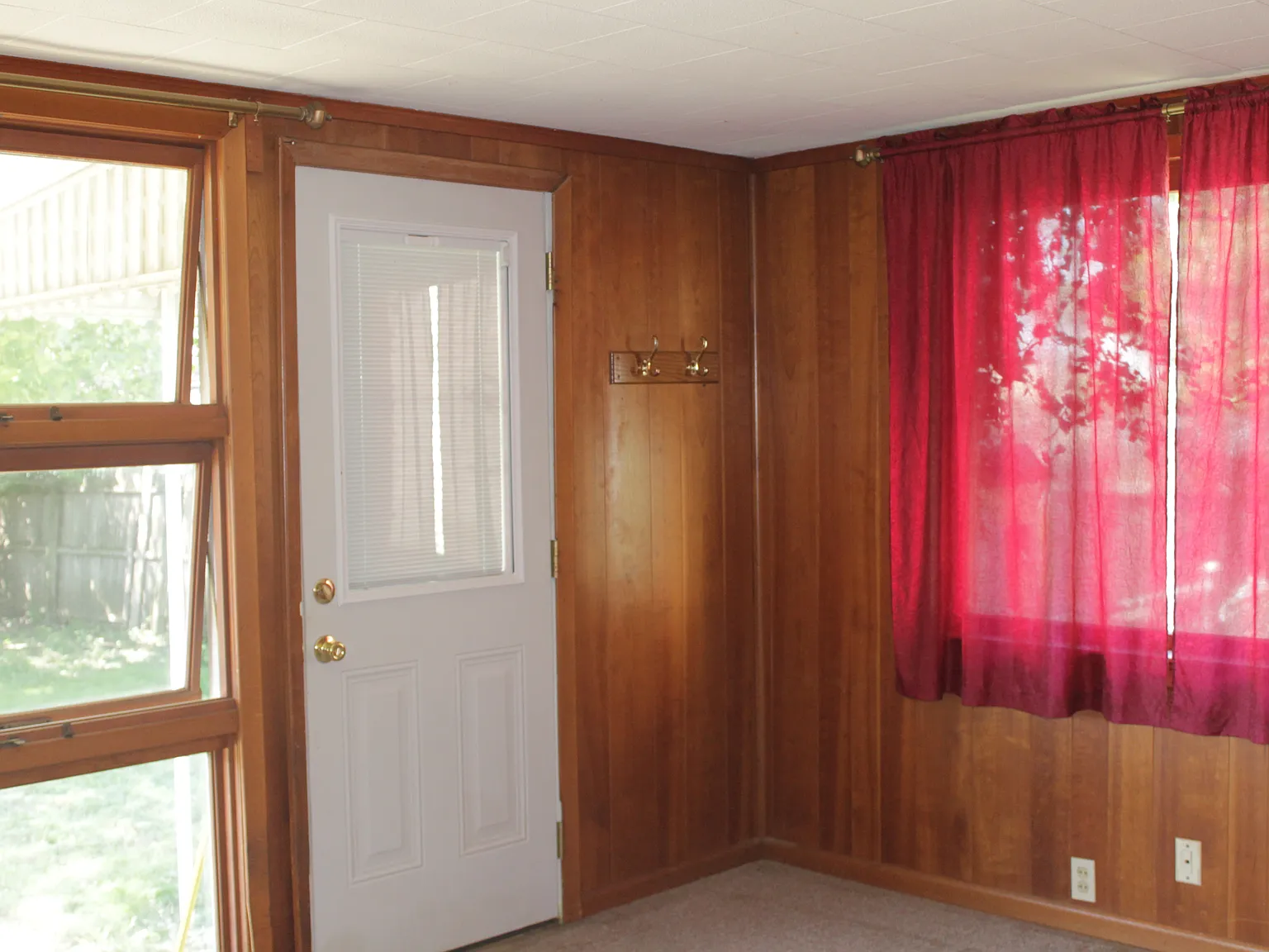 3 Bedroom, 1 Bath House — Photo 4