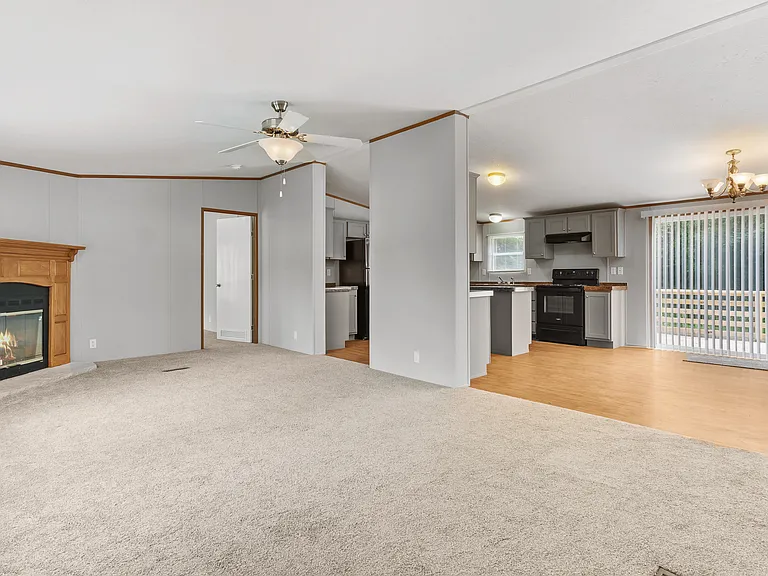156 County Road 1304 — Photo 2