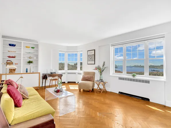 120 Cabrini Boulevard image 2 of 19