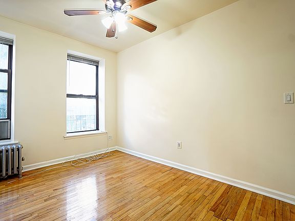 3rd image of 270 E 78th St APT 10