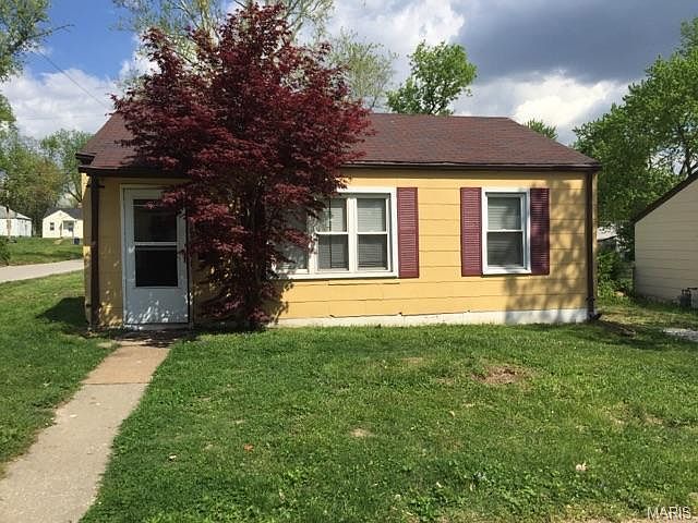 1st image of 402 Mueller Ave