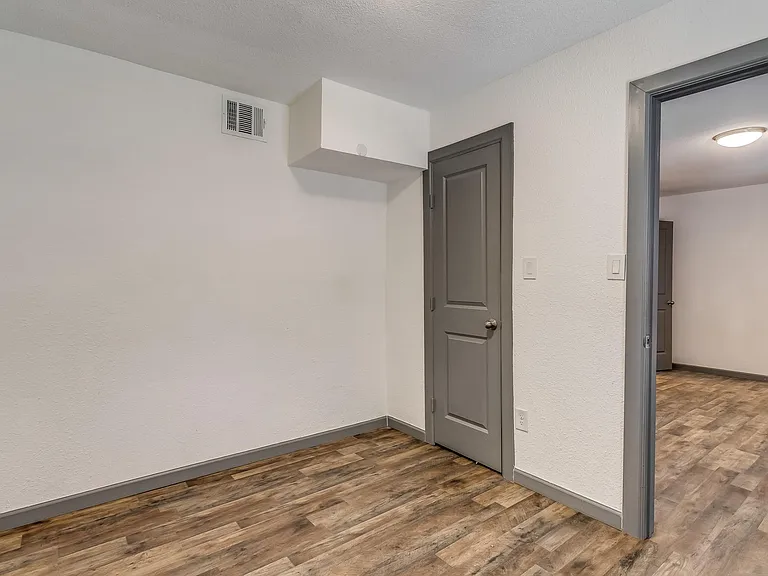 3118 Carlson Dr — Photo 16