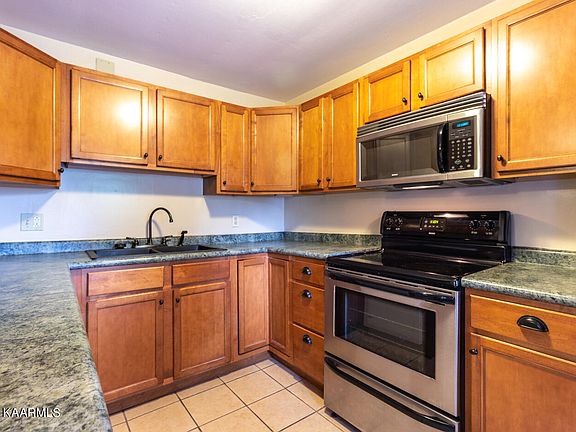 2nd image of 1500 Luttrell St APT 1