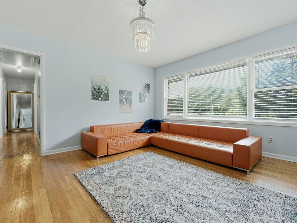1st image of 3014 Rollingwood Ct SE