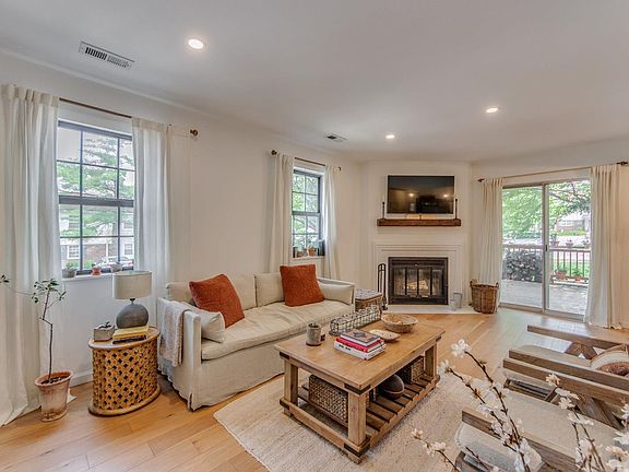 5th image of 1502 Oriole Ln