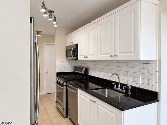 5th image of 14 River Rd BLDG 14 #k