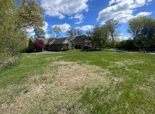 25 Pine Rd, North Oaks, MN 55127