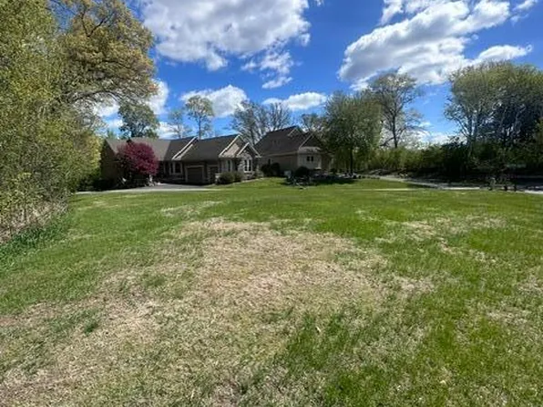 25 Pine Rd, North Oaks, MN 55127