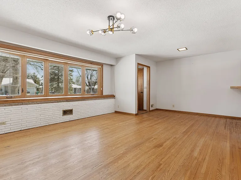 2712 Yosemite Ave S — Photo 14