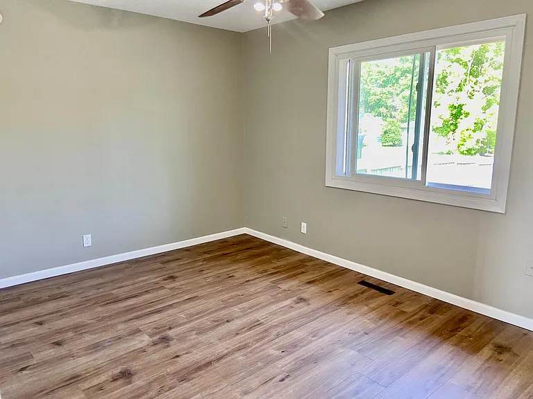 10701 Aquila Ave S — Photo 10
