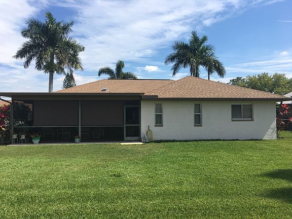 3rd image of 1020 SE 18th Pl