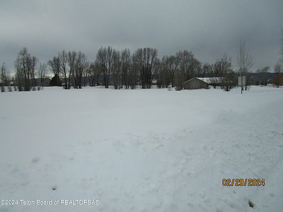 2nd image of 18 Cedar Creek Dr