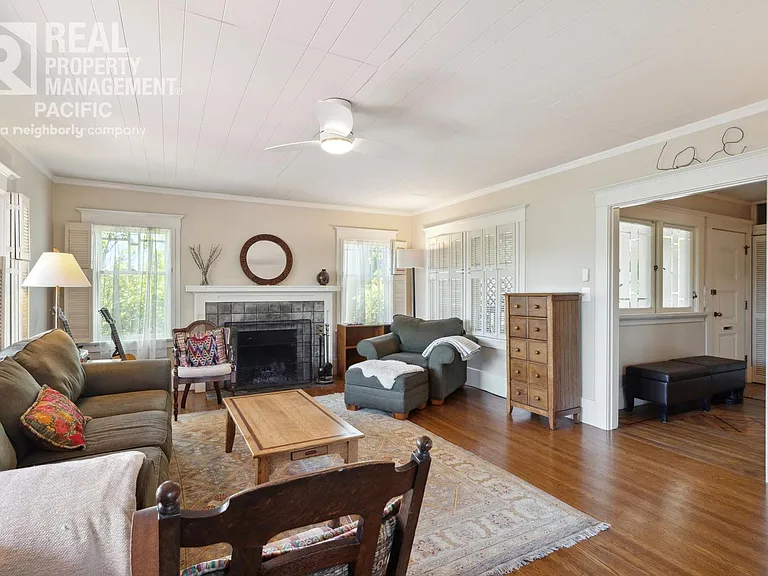 1550 Beverly Pl — Photo 4