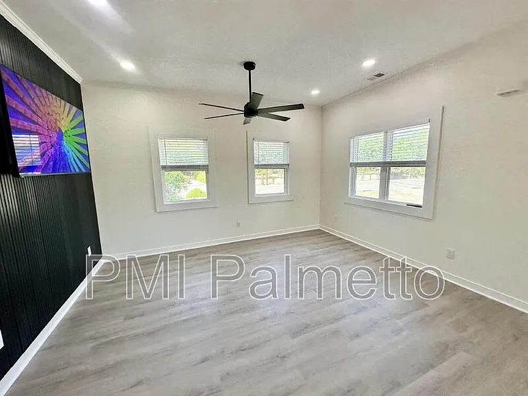 1121 Zeigler St #B — Photo 4