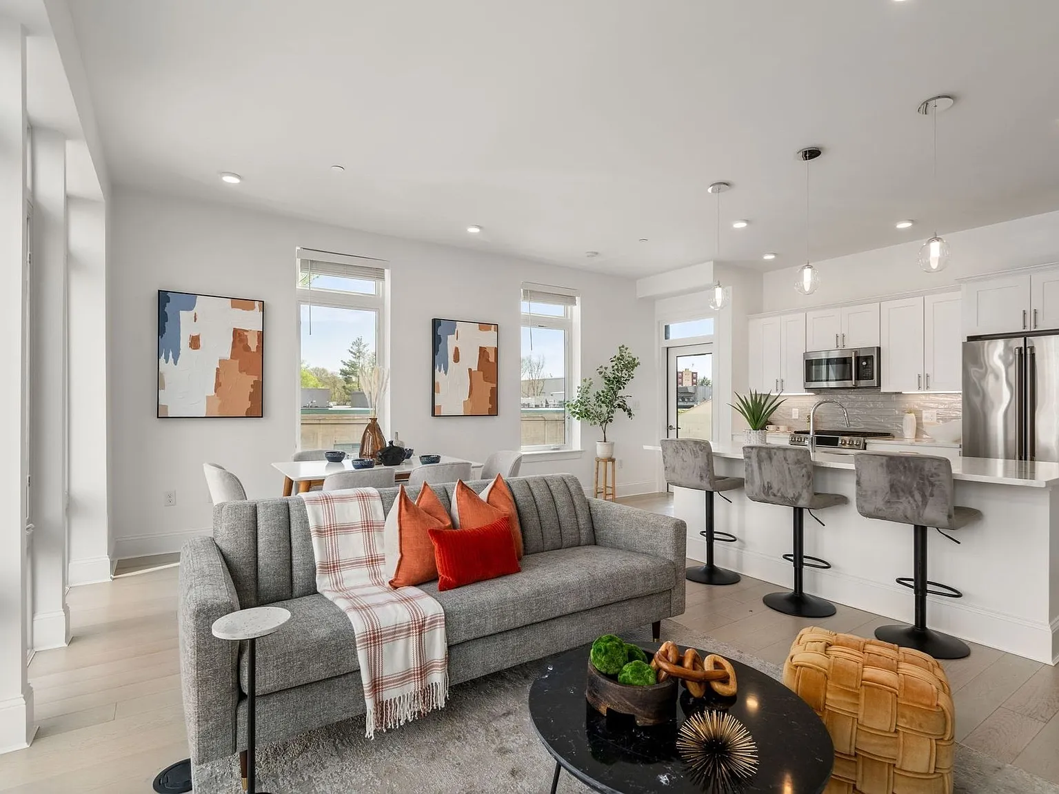 The Brook Luxury Apartments of Cambridge — Photo 2