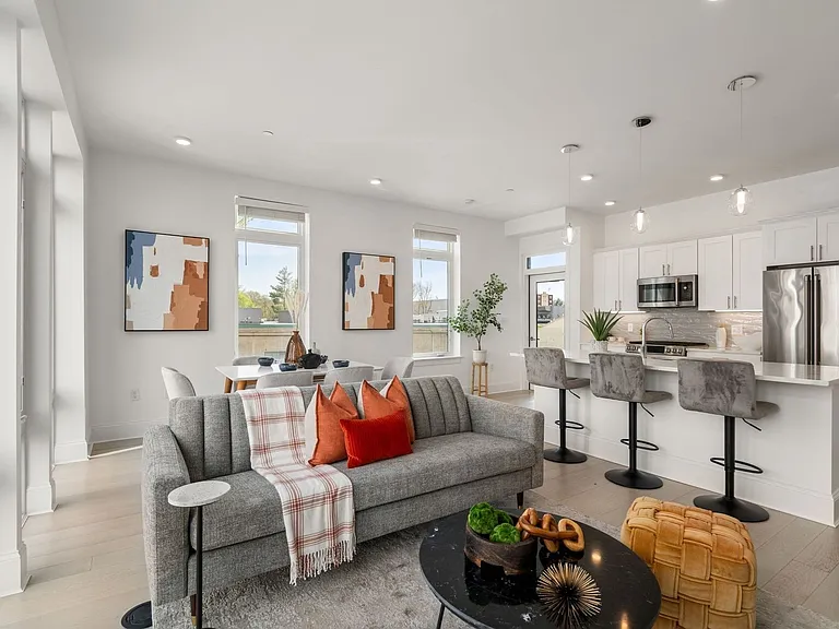 The Brook Luxury Apartments of Cambridge — Photo 2