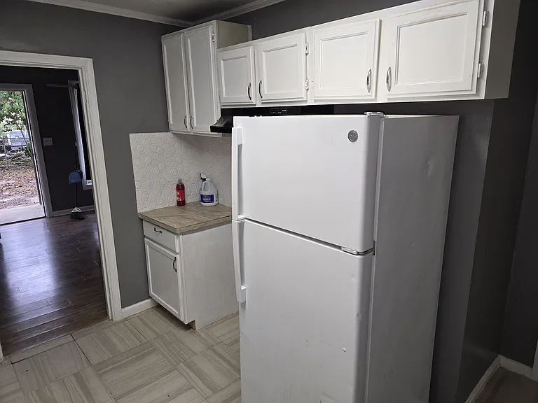 203 Grovewood Dr — Photo 11