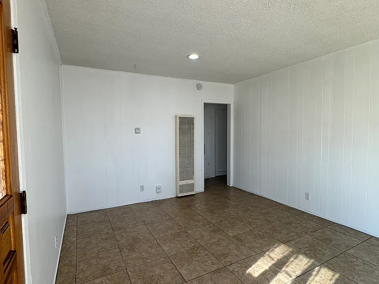 415 E 99th St #415 — Photo 5