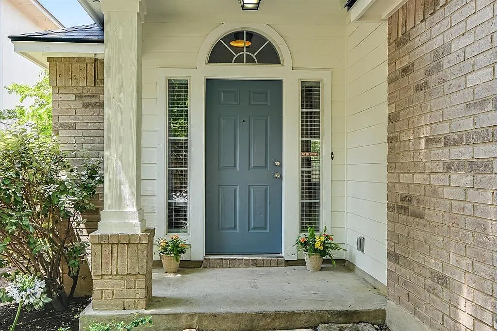 2 bed, 2.0 bath, 1233 sqft, $2,050 — Photo 1