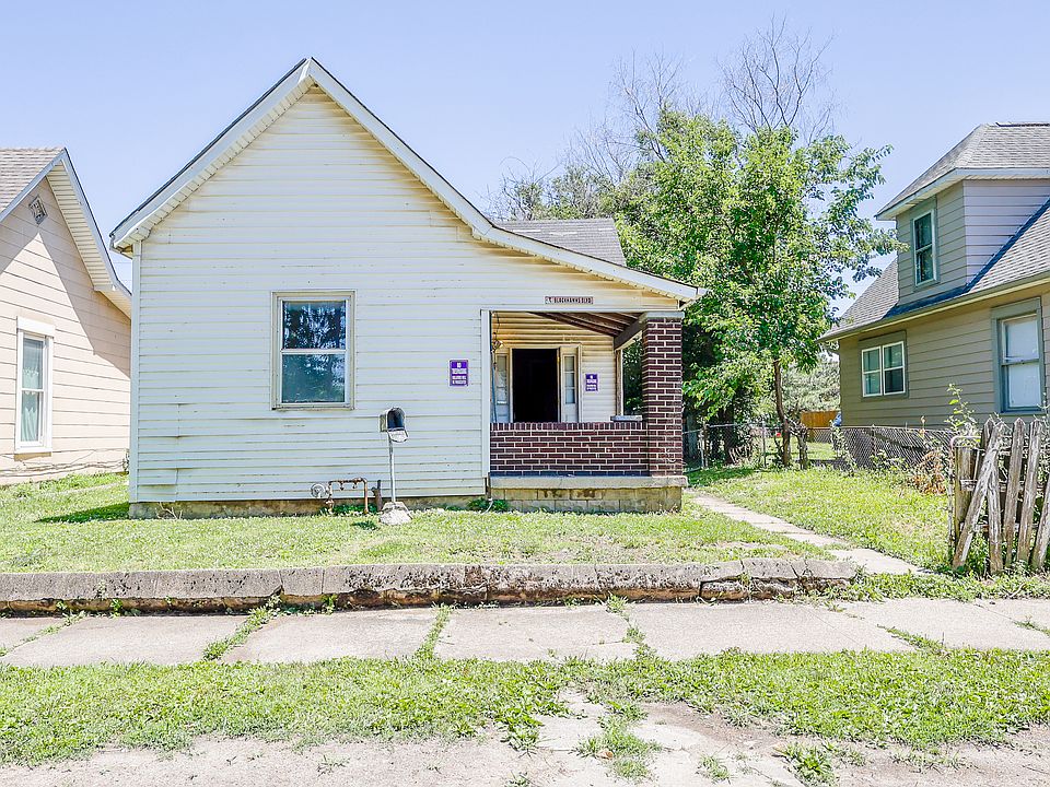 1st image of 1449 Blaine Ave