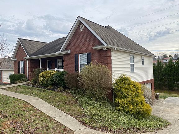 3rd image of 8120 Broken Rock Ln
