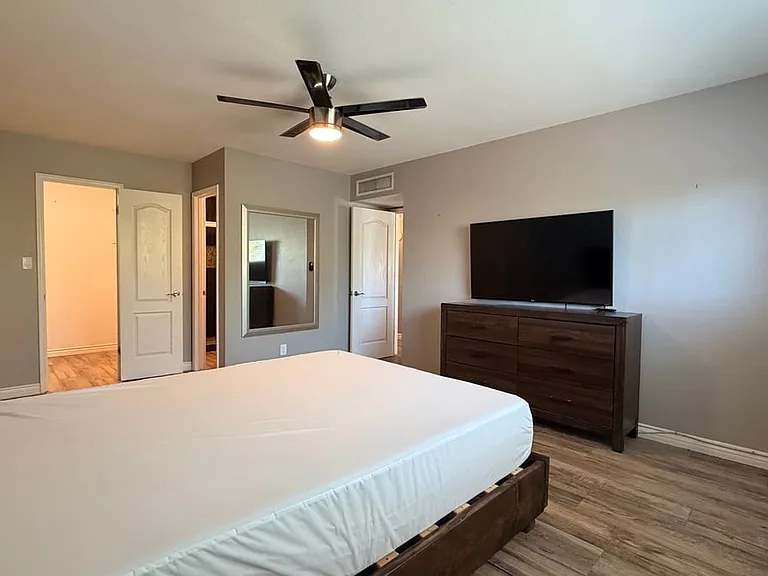 2303 S Cottonwood Dr — Photo 10