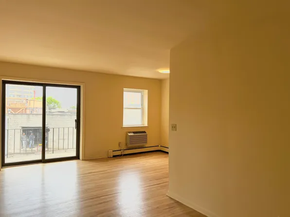 238 Palisade Avenue image 1 of 11