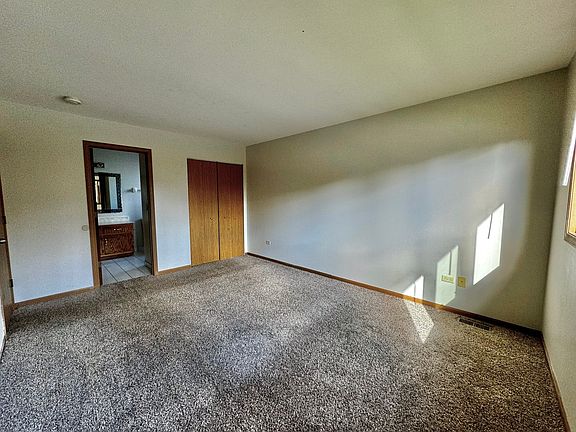 4th image of 18066 Poplar Ln