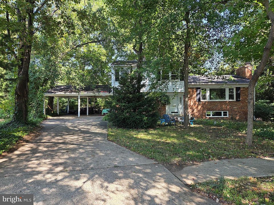 1st image of 1815 Deer Dr