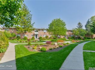 20 Wildwood Gdns APT G2, Port Washington, NY 11050