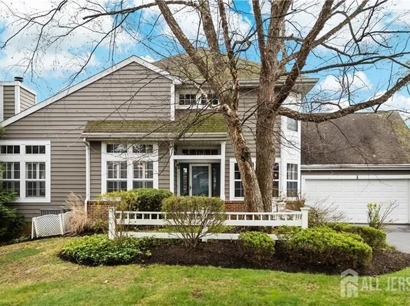 1 Eagle Ct, Monroe Township, NJ 08831
