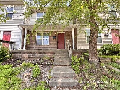 1st image of 835 W Maxwell St