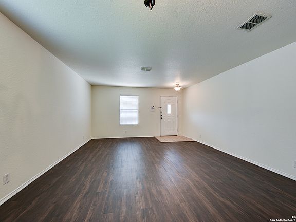 2nd image of 24607 Hickory Meadows