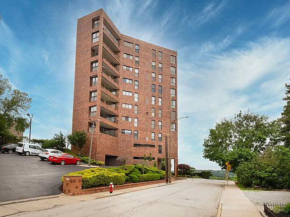3rd image of 1700 Grandview Ave APT 202