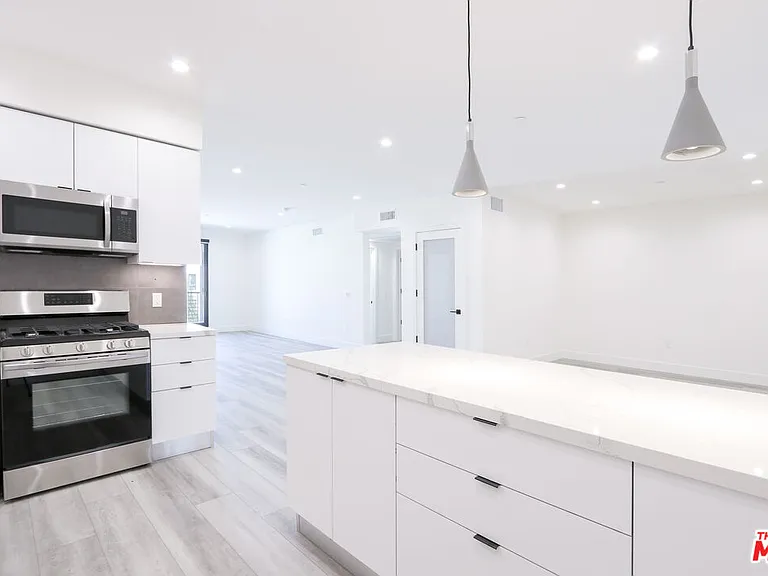 11800 Courtleigh Dr #202 — Photo 4