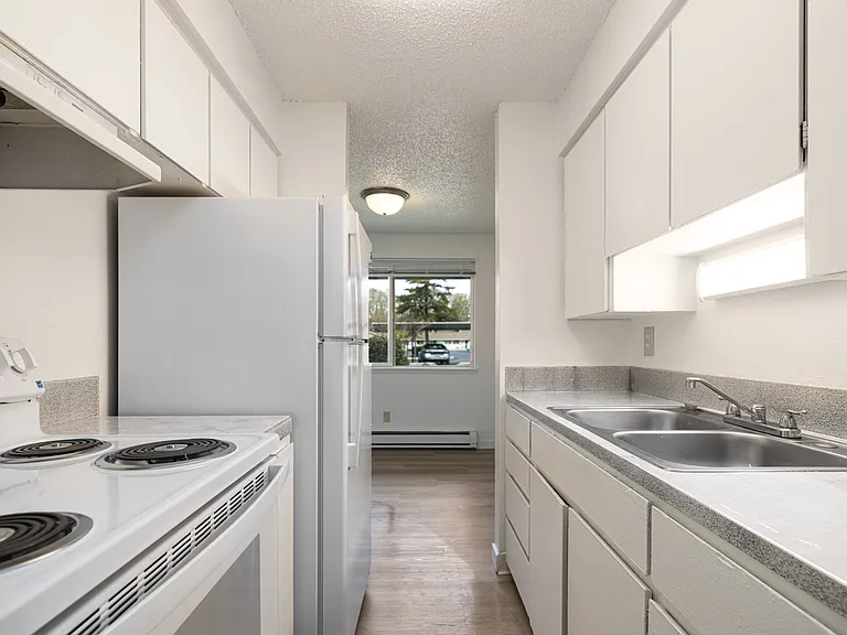 Timberwood Apartments — Photo 15