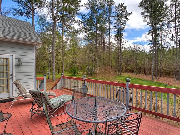 4th image of 35 Woodland Bridge Dr