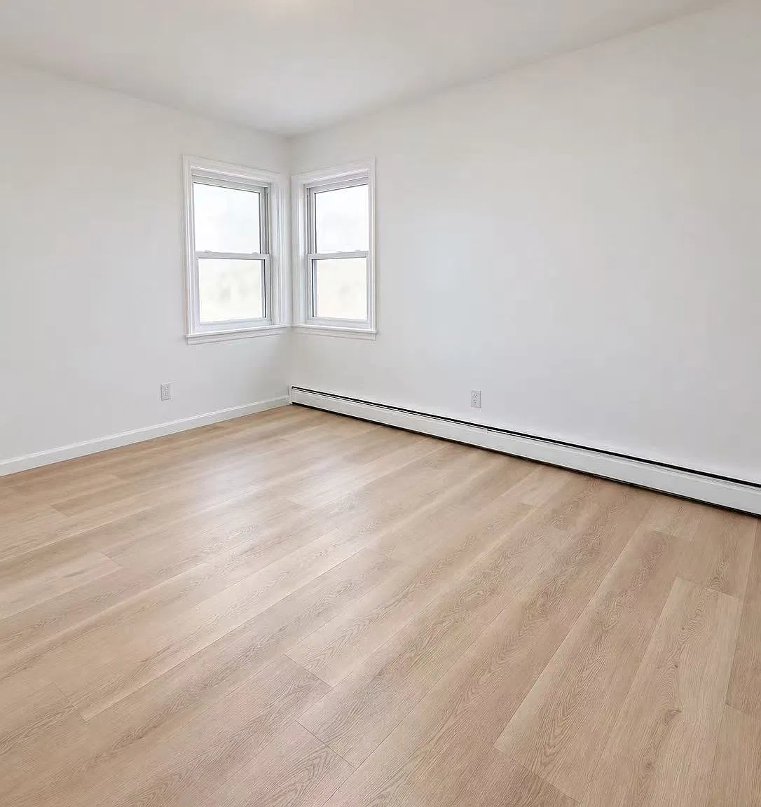 3 bed, 1100 sqft, $3,200 — Photo 3