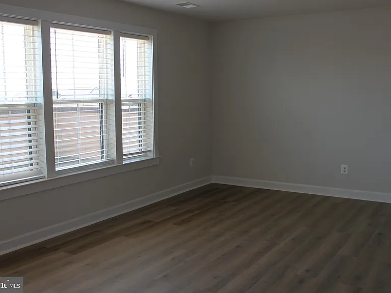 22268 Philanthropic Dr — Photo 23