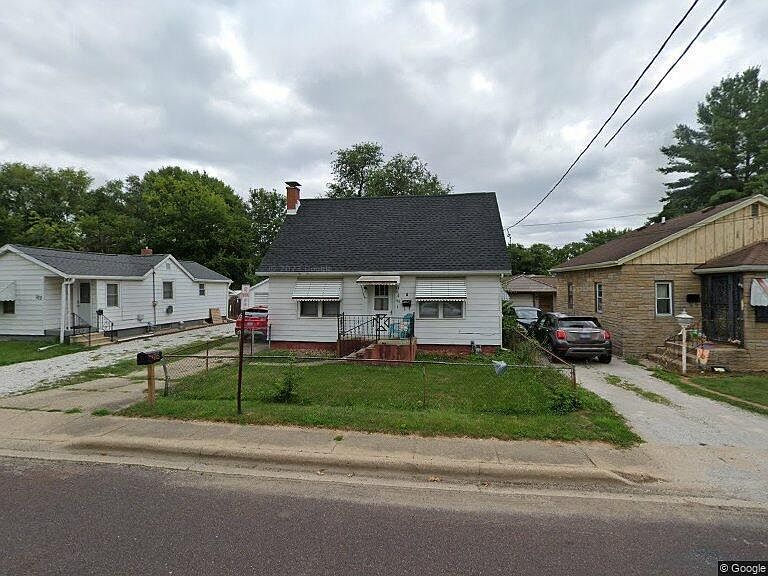 1st image of 105 Caroline St